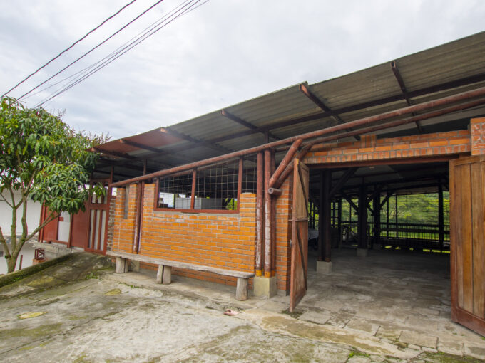 ¡Oportunidad de Inversión! Casa Esquinera en CALARCÁ – QUINDÍO